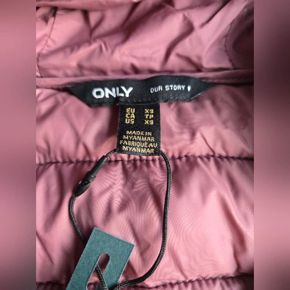 BNWT. ONLY Dusty Rose Quilted Vest - Picture 2 of 3